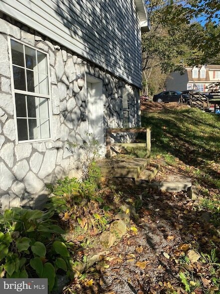 Building Photo - 6 Westridge Dr