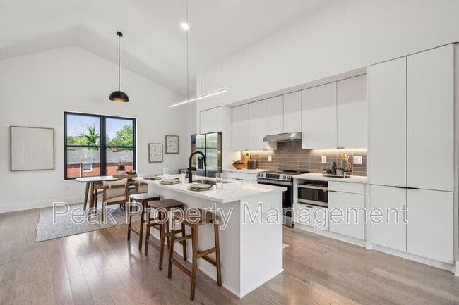 Building Photo - 1609 Pulaski St