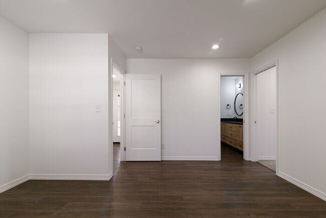 Building Photo - Brookside Bungalow! PRICE DROP!