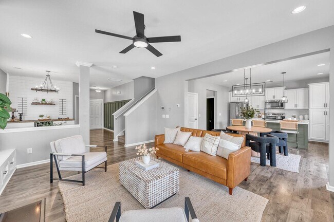 Building Photo - 454 Fox Sparrow Ct