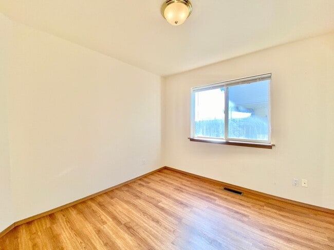 Building Photo - 809/811 Jamie Drive