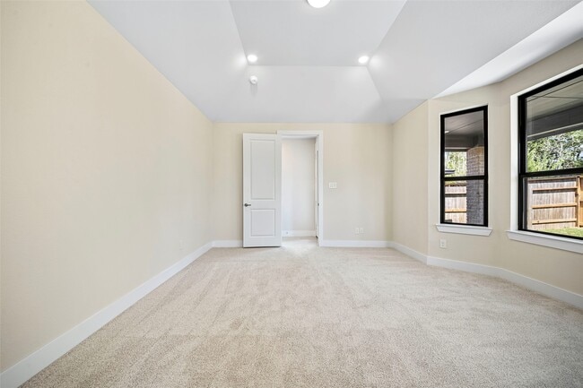 Building Photo - 233 Trapper Creek Dr