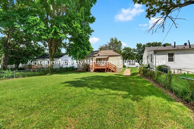 Building Photo - Charming Rehabbed 2-Bedroom Home