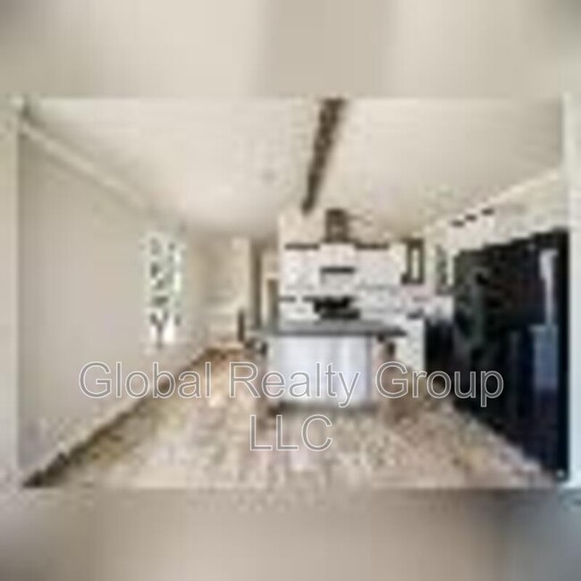 Building Photo - 470 Private 1523