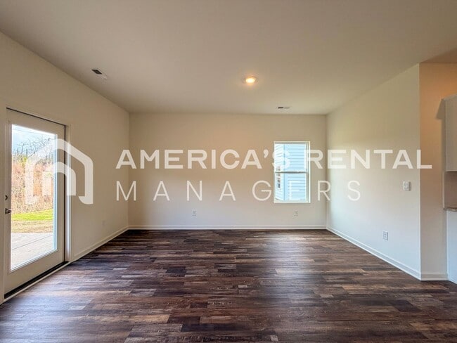 Building Photo - Modern Two Story Living in Doss Ferry - Available NOW!!