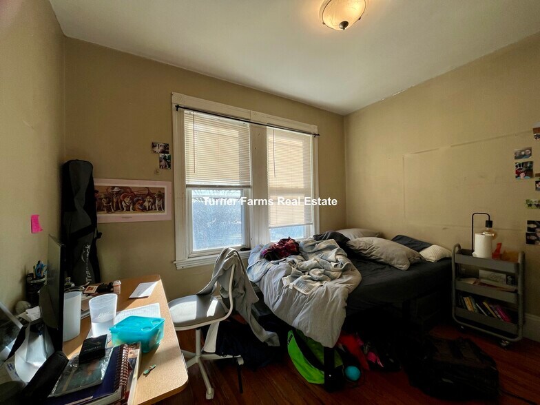 Building Photo - 83 Wensley St