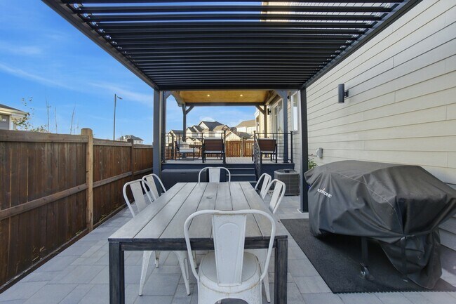 Building Photo - 6364 N Elmira Wy