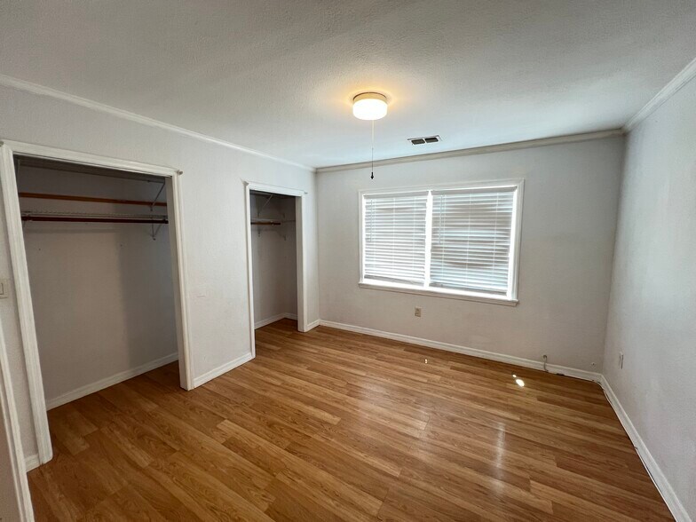 Building Photo - 314 3rd Ave SW