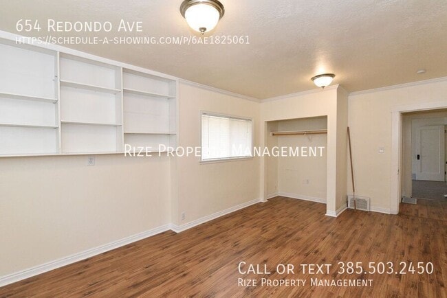 Building Photo - 654 E Redondo Ave
