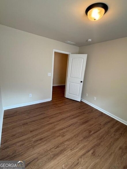 Building Photo - 205 Heritage Club Ln