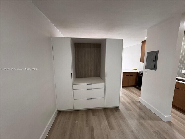 Building Photo - 115 Salamanca Ave