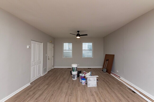 Building Photo - 1022 W Fry St