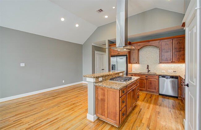 Building Photo - 1034 Dunbar St