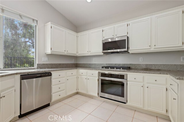 Building Photo - 38 Colony Way