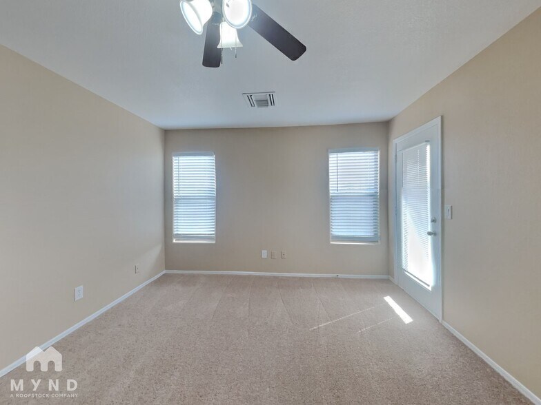 Building Photo - 611 E Pacific Dr