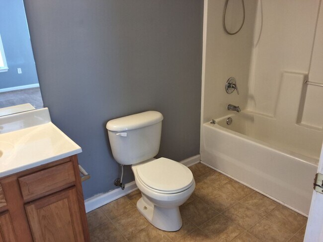 Building Photo - 101 Naples Ct