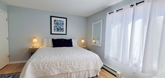 Building Photo - Off-Season Rental 2 Bedroom, 2 Bathroom Condo at Hilltop Condos