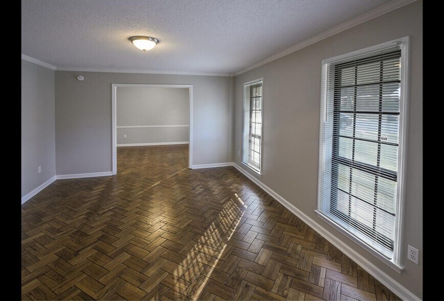Building Photo - 4972 Ridge Tree Dr