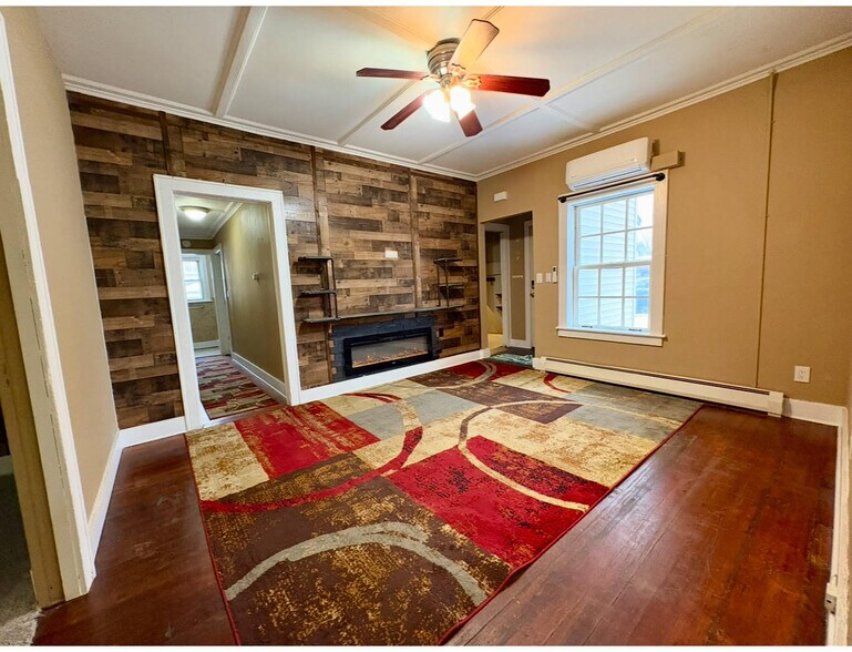 Building Photo - 51 Church St