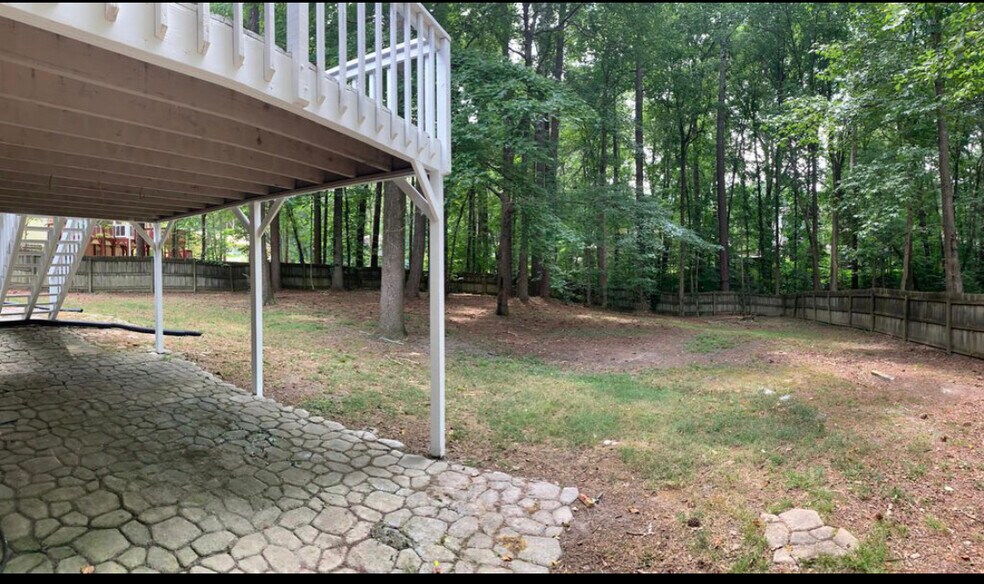 Building Photo - 211 Crabapple Ln