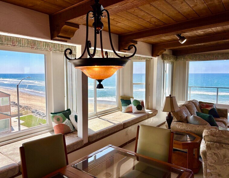 Building Photo - 1320 Seacoast Dr