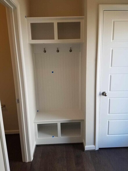 Building Photo - Room in Townhome on Metropolitan Dr