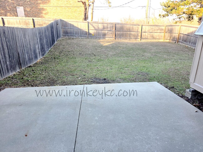 Building Photo - 10176 Haskins St