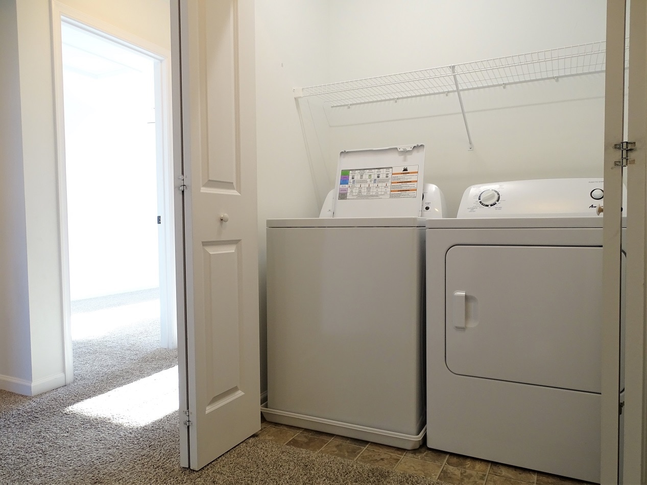 Building Photo - 229 Lakeside Xing