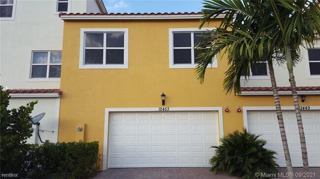 Building Photo - 3 br, 2.5 bath Townhome - 12453 NW 17th Mnr