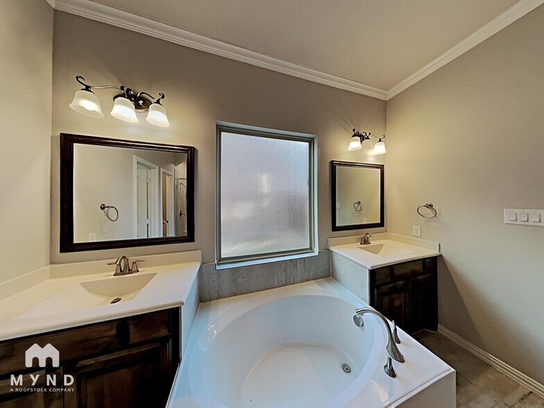 Building Photo - 4405 Evenstar Wy