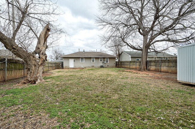 Building Photo - 4704 SE 18th St