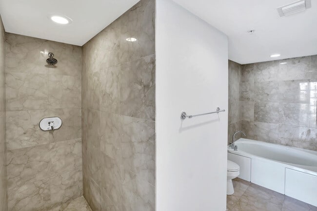 Building Photo - 550 Okeechobee Blvd