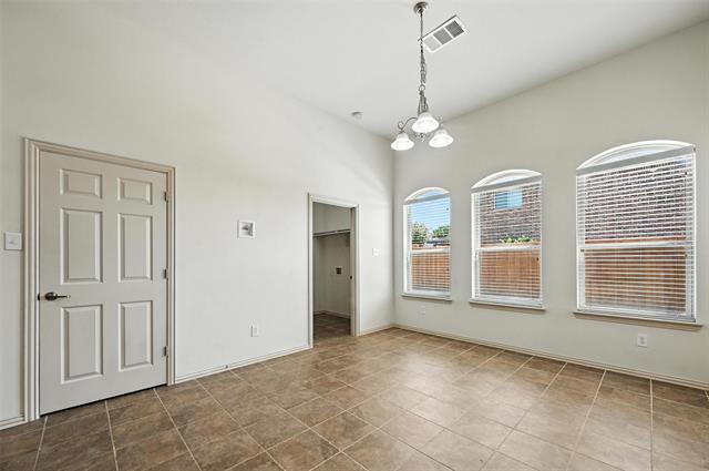 Building Photo - 520 Smoke Tree Dr