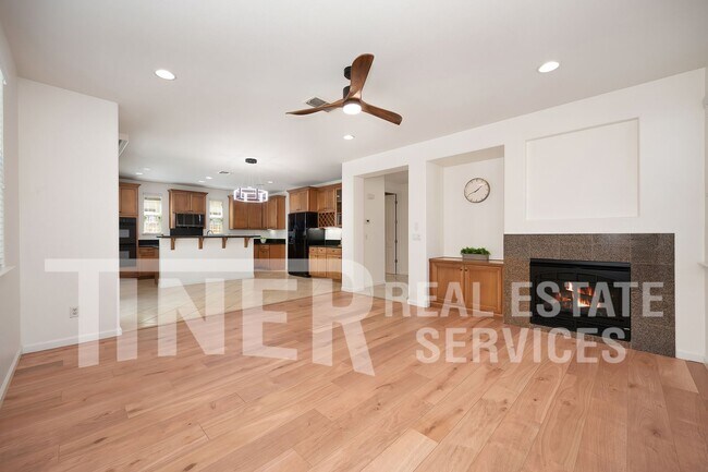 Building Photo - 2469 Kinsella Way