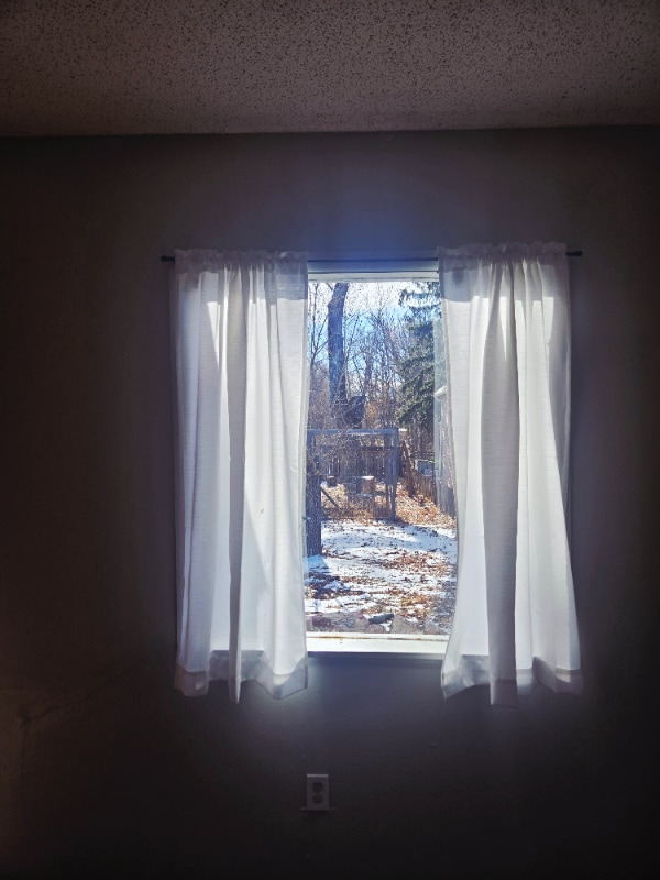 Building Photo - 630 E St Vrain St