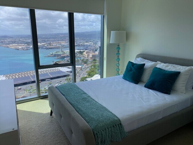 Building Photo - The Collection at Ala Moana