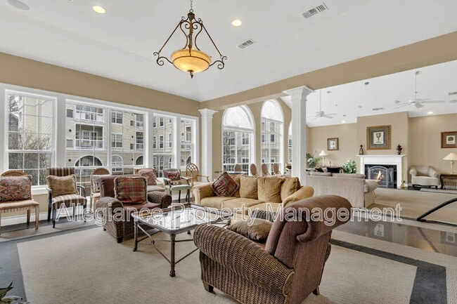 Building Photo - 4560 Strutfield Ln