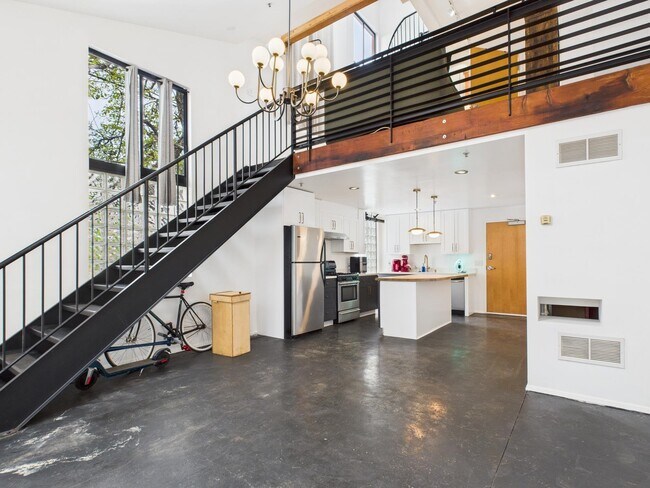 Building Photo - 3116 Adeline St