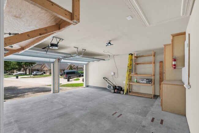 Building Photo - 12938 Buchanan Oaks Ln