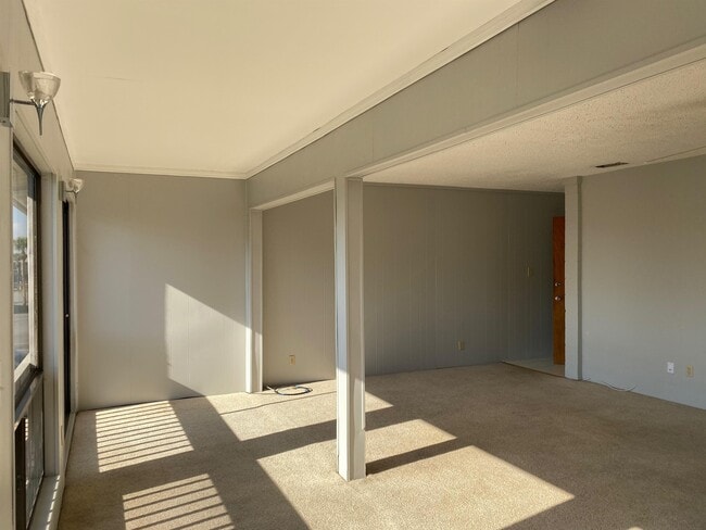 Building Photo - 4000 Gulf Terrace Dr