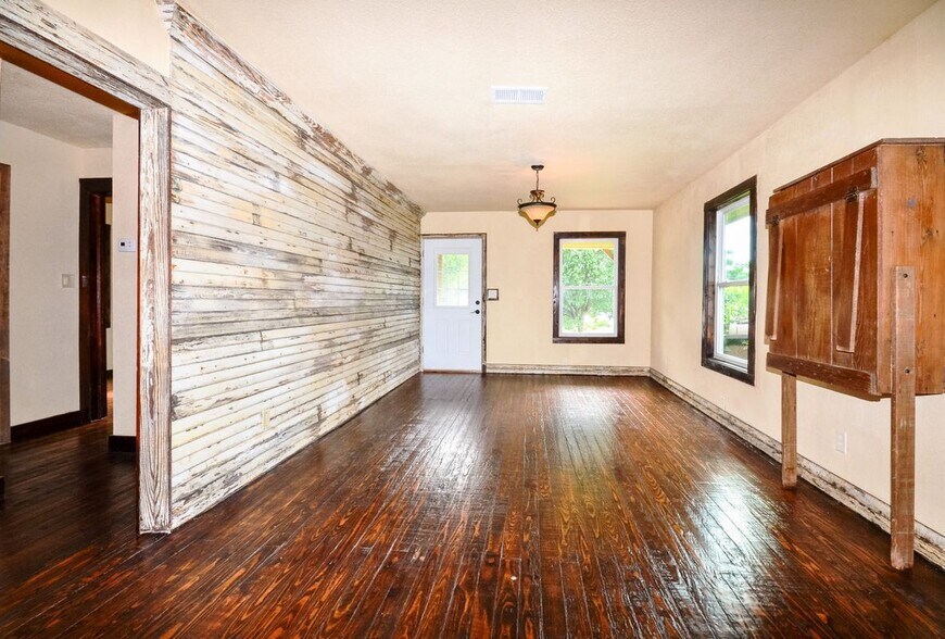 Building Photo - 1421 N Cleveland Ave