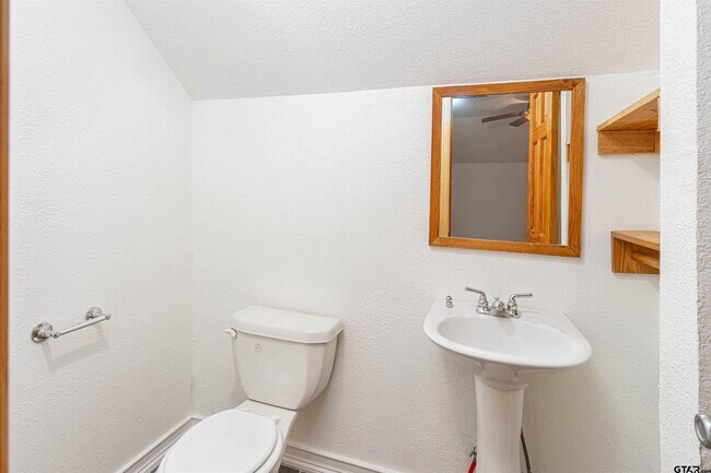 Building Photo - 18737 Saddleback Ln