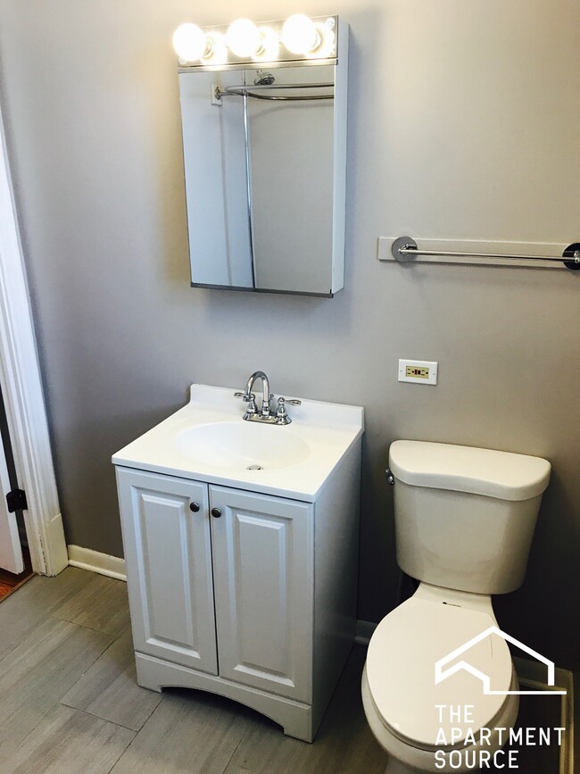 Building Photo - 3932 N Keeler Ave