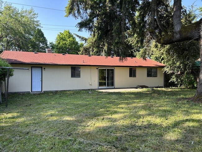 Building Photo - 1838 10th Ave SE