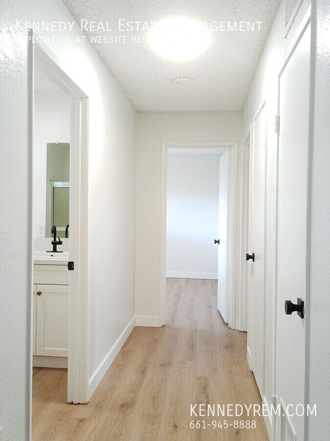 Building Photo - 4849 W Ave L