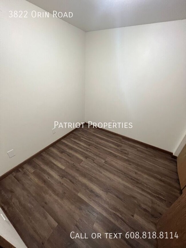 Building Photo - 1 bed/1 bath plus den in Madison, WI!