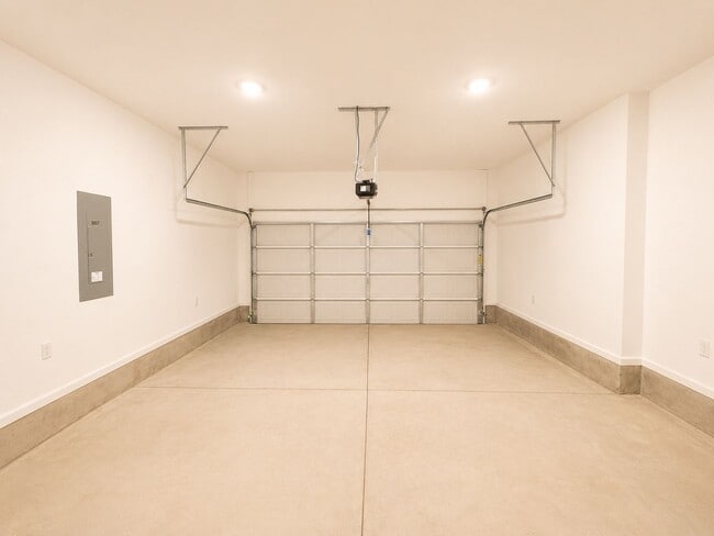 Building Photo - 2837 Rosehall
