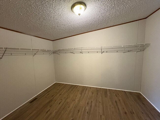 Building Photo - For Rent