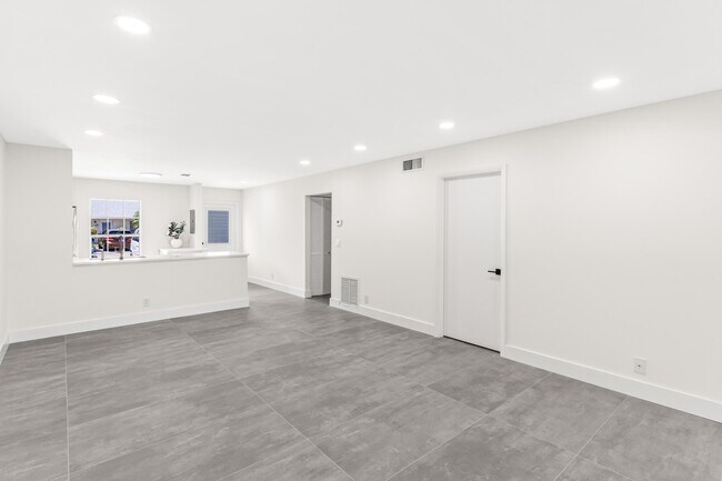 Building Photo - 551 Covered Bridge Blvd