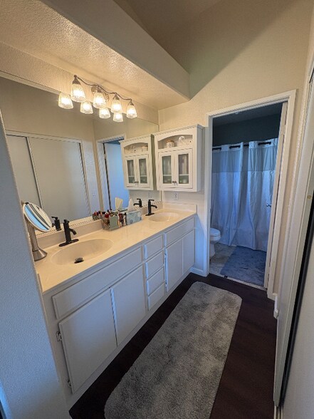 Building Photo - 35887 Lourdes Dr